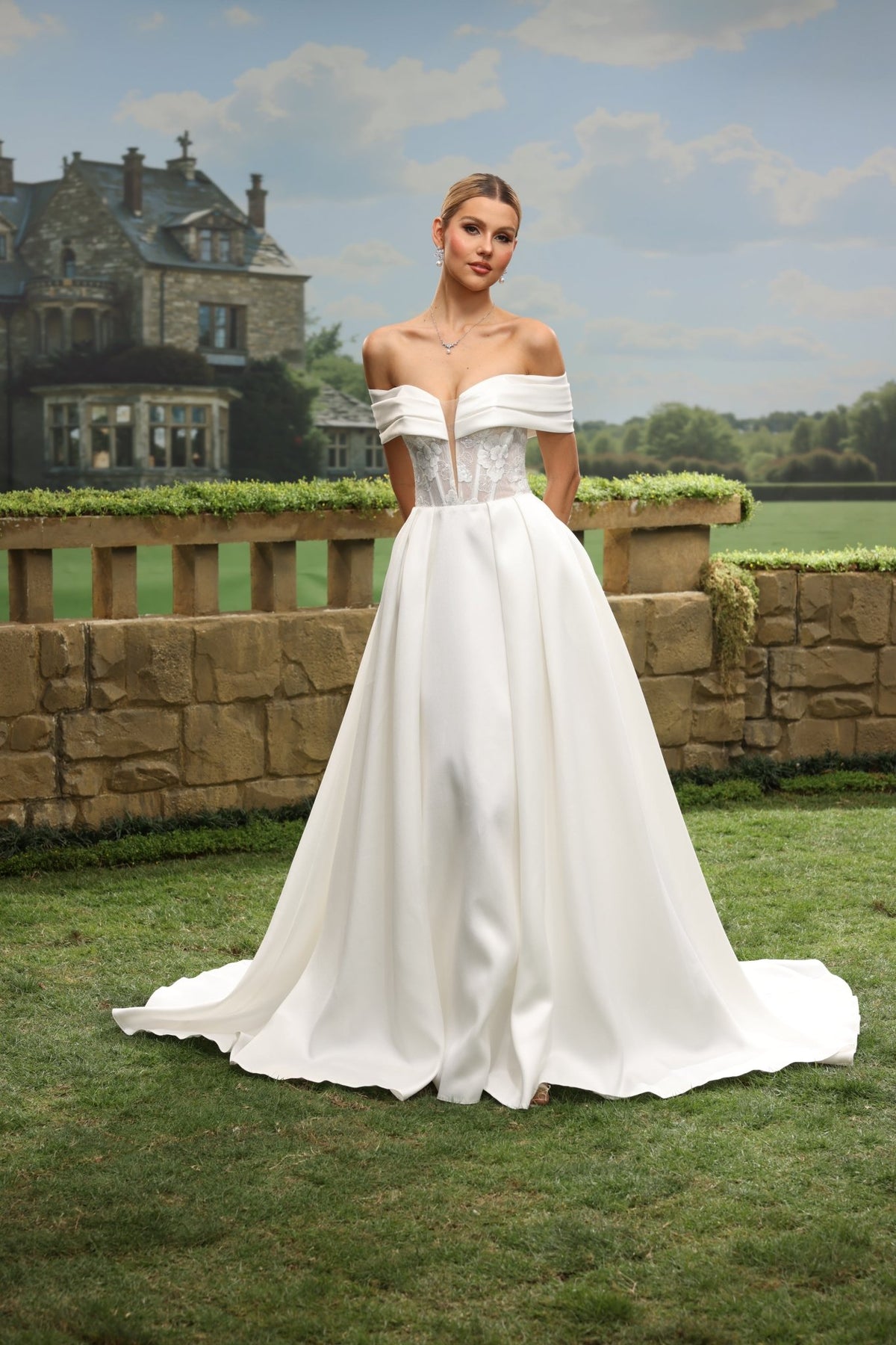 Alva white wedding dress detail view 8