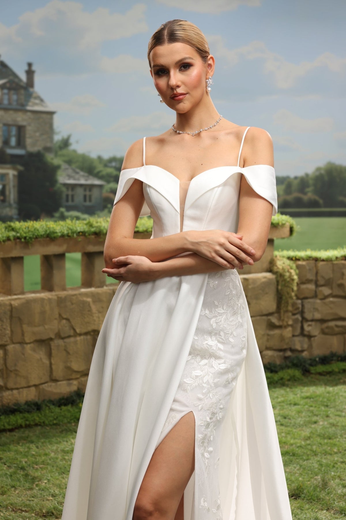 Hana white wedding dress detail view 7
