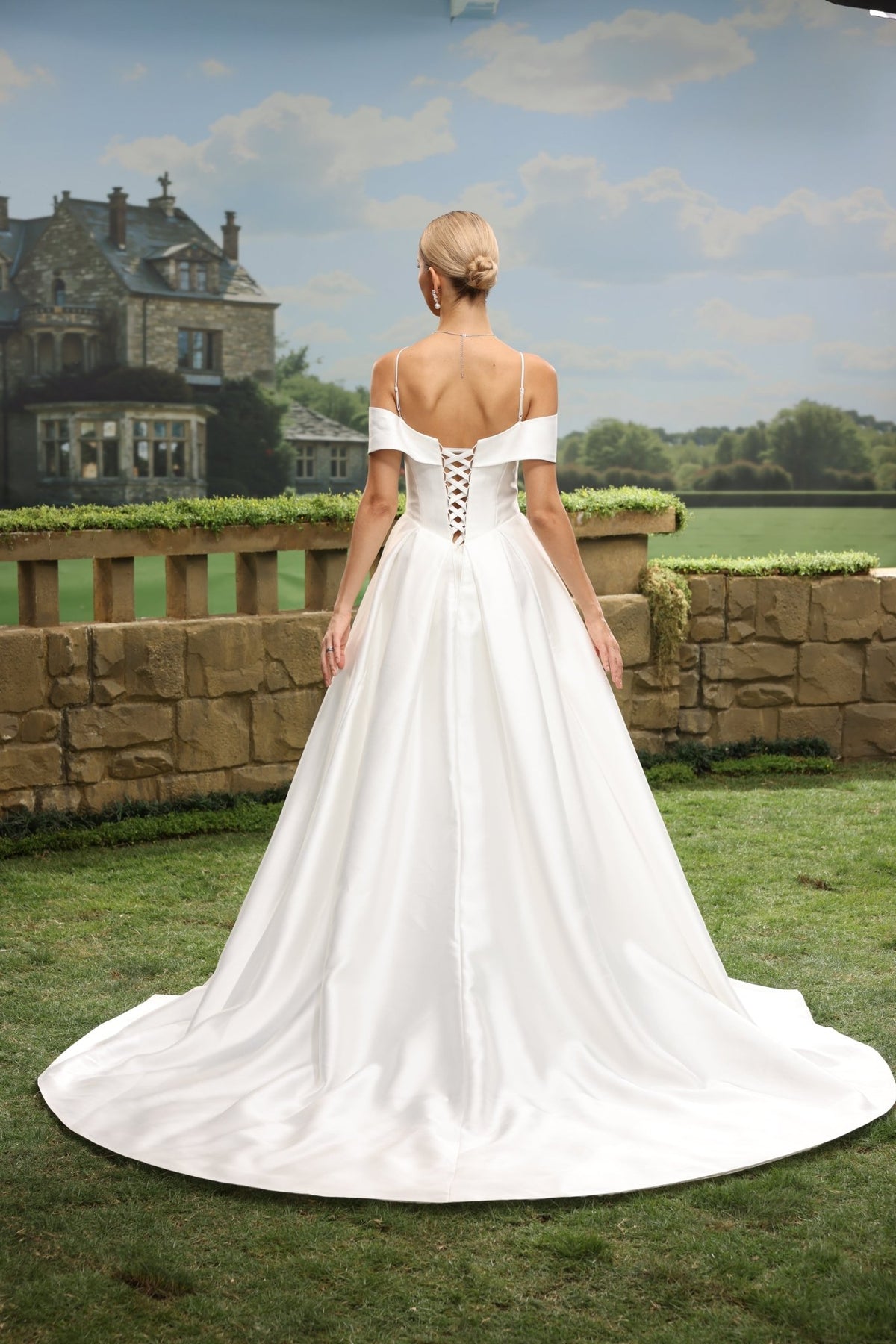 Hana white wedding dress back view 4