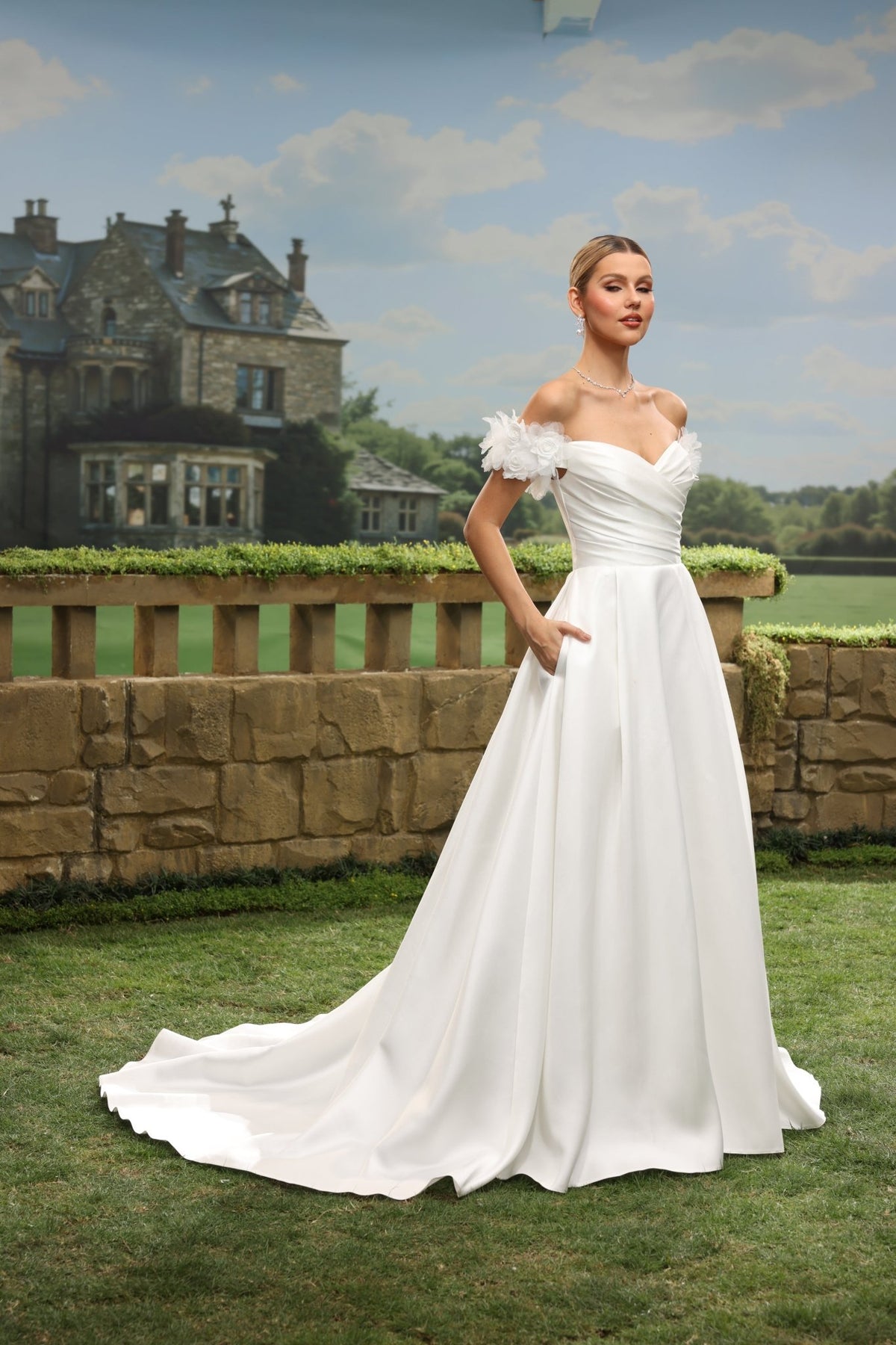Isla white wedding dress side view 2