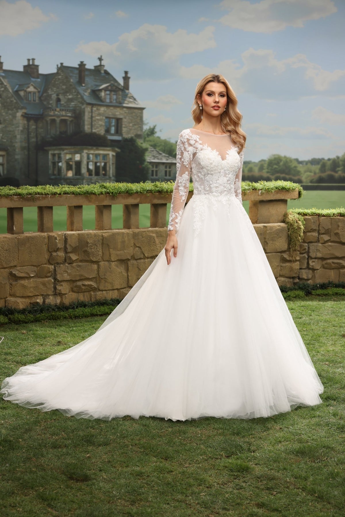 Ivara white wedding dress detail view 9