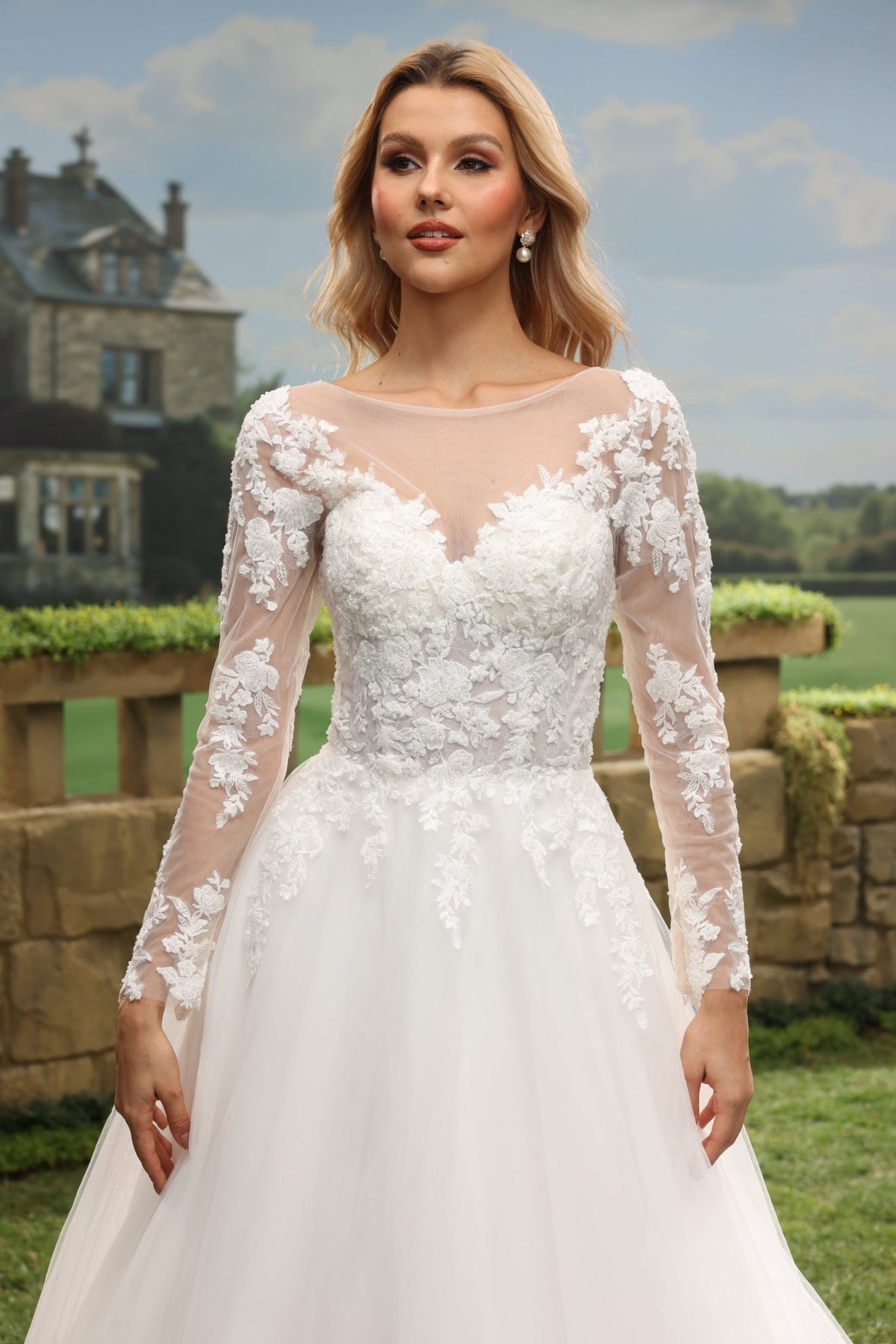 Ivara white wedding dress detail view 6