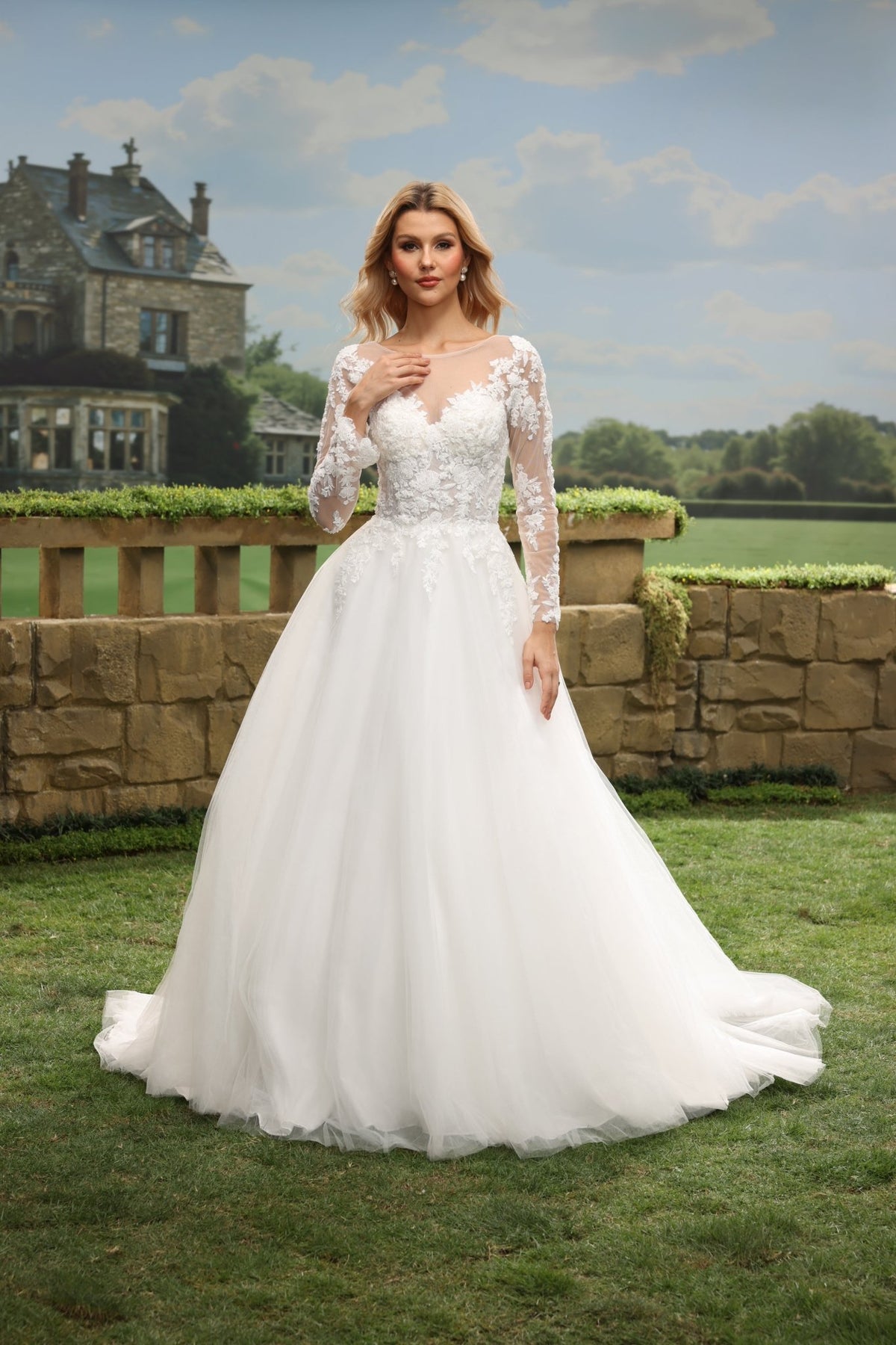 Ivara white wedding dress side view 3