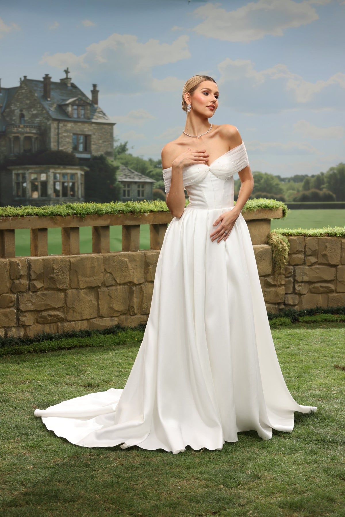 Jora white wedding dress side view 3