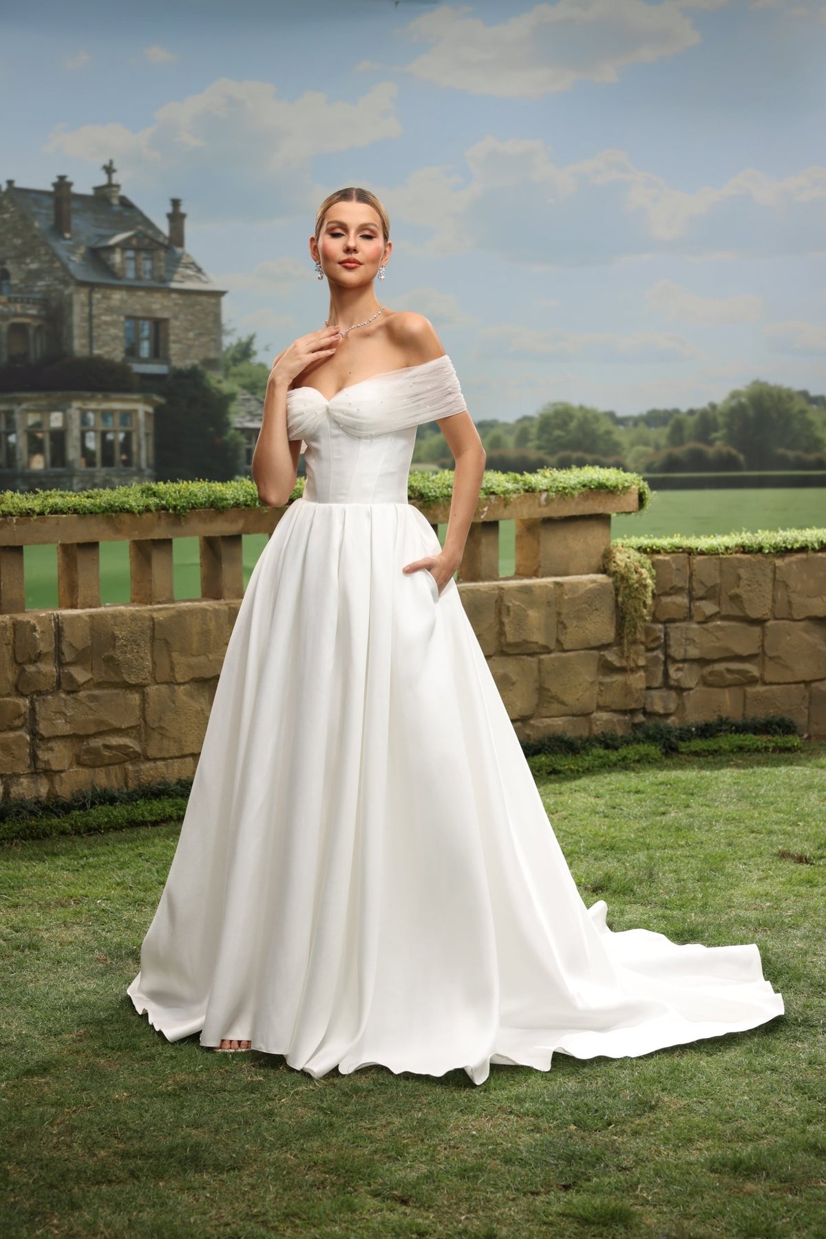 Jora white wedding dress detail view 10