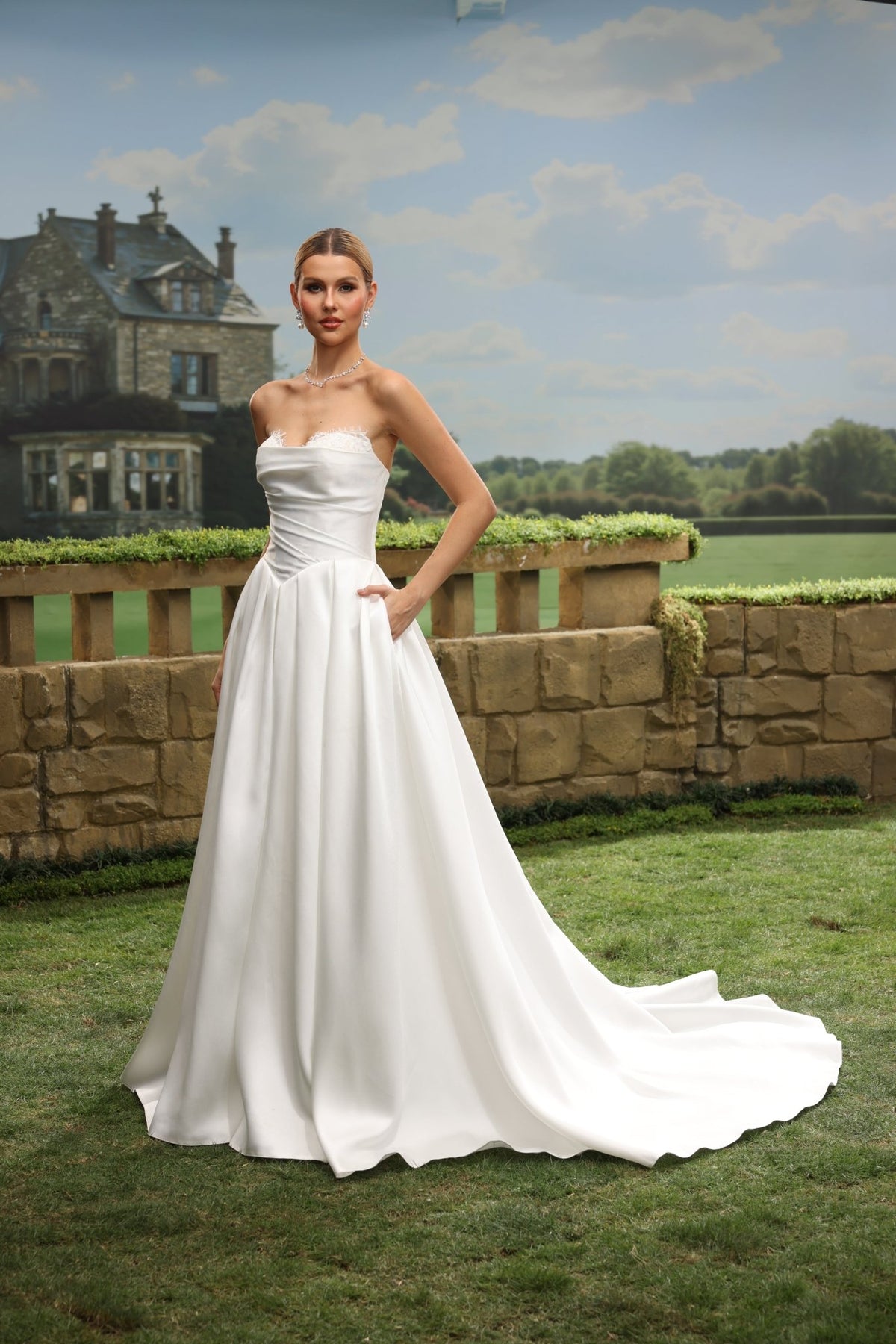 Lena white wedding dress detail view 10