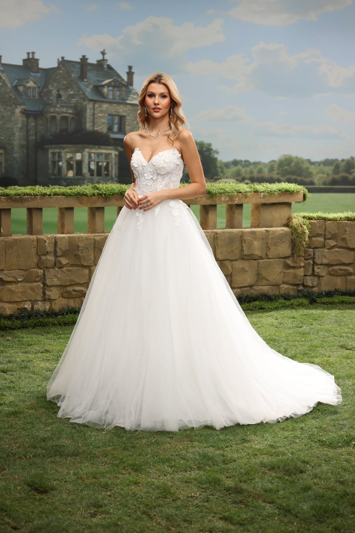 Mira white wedding dress detail view 7