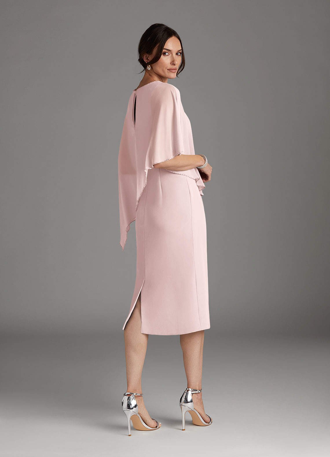 Sparrow Sheath Scoop-Neck Chiffon Mother of the Bride Dress in Blushing Pink