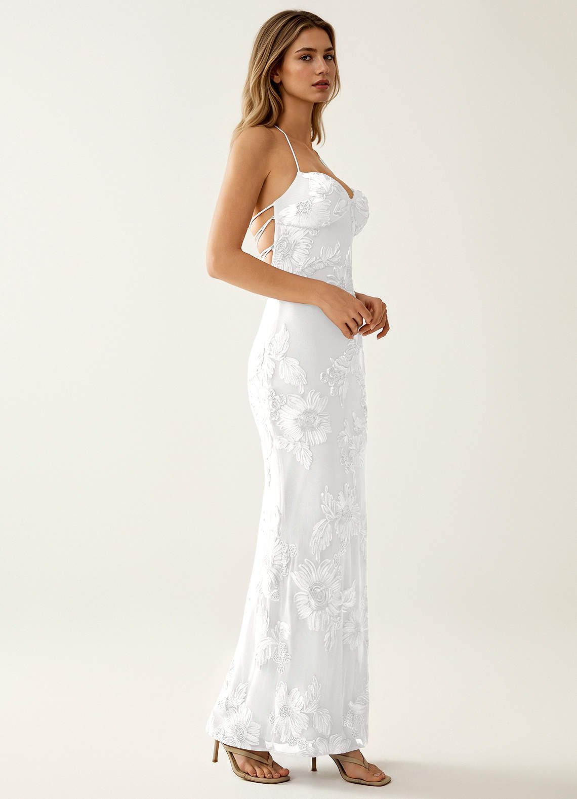 Nasasiya Mermaid Halter-Neck Stretch Lace Prom Dress in white