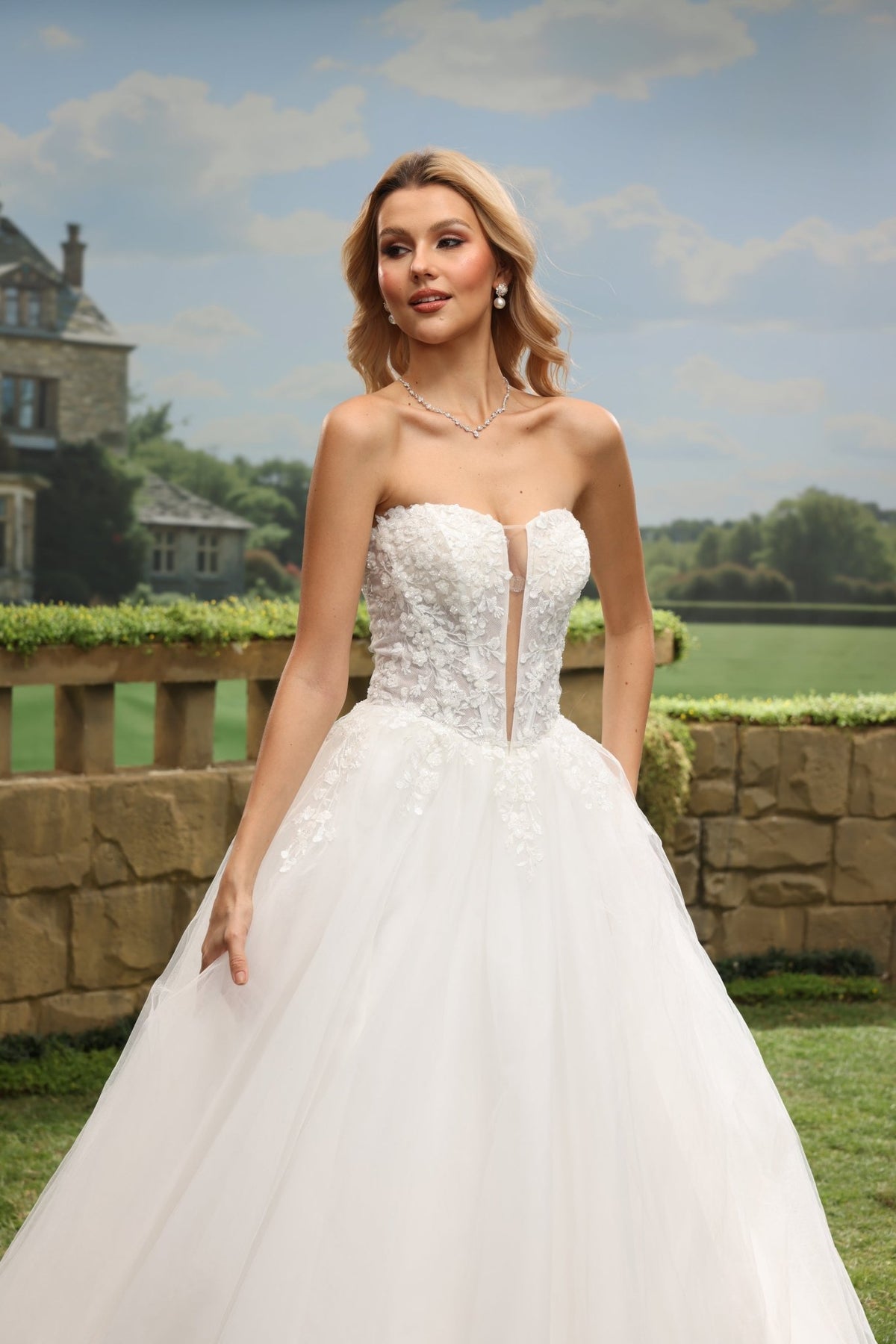 Nora white wedding dress detail view 4
