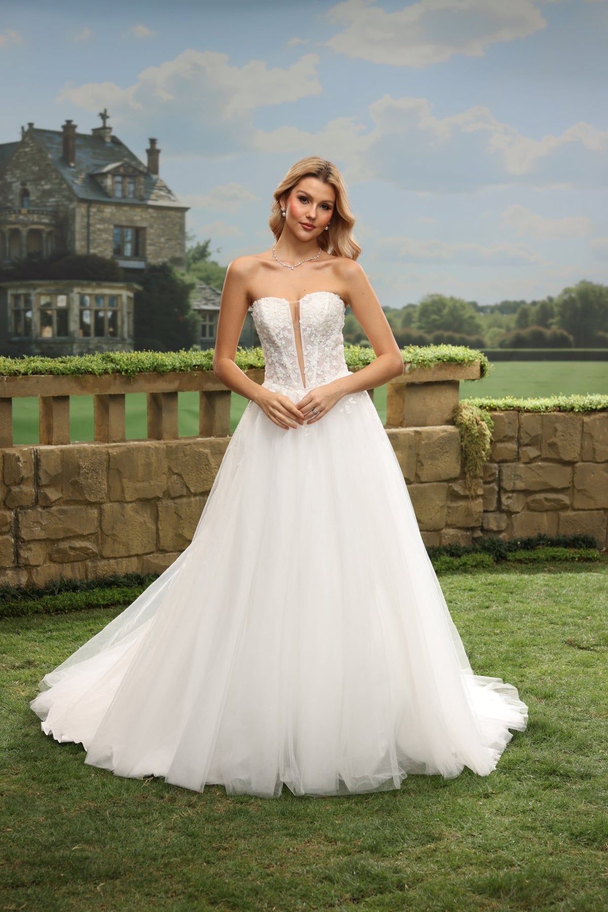 Nora white wedding dress detail view 2
