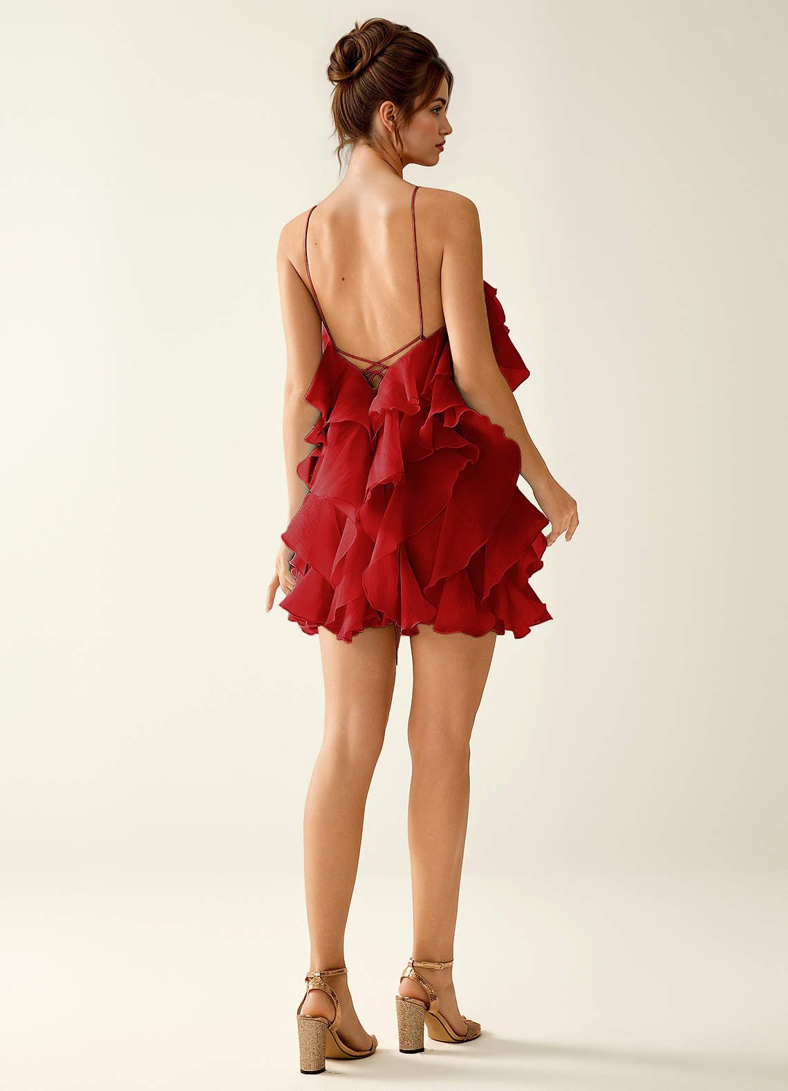 Oliamagn A-Line Mini Halter Ruffle Tulle Prom Dress in Red