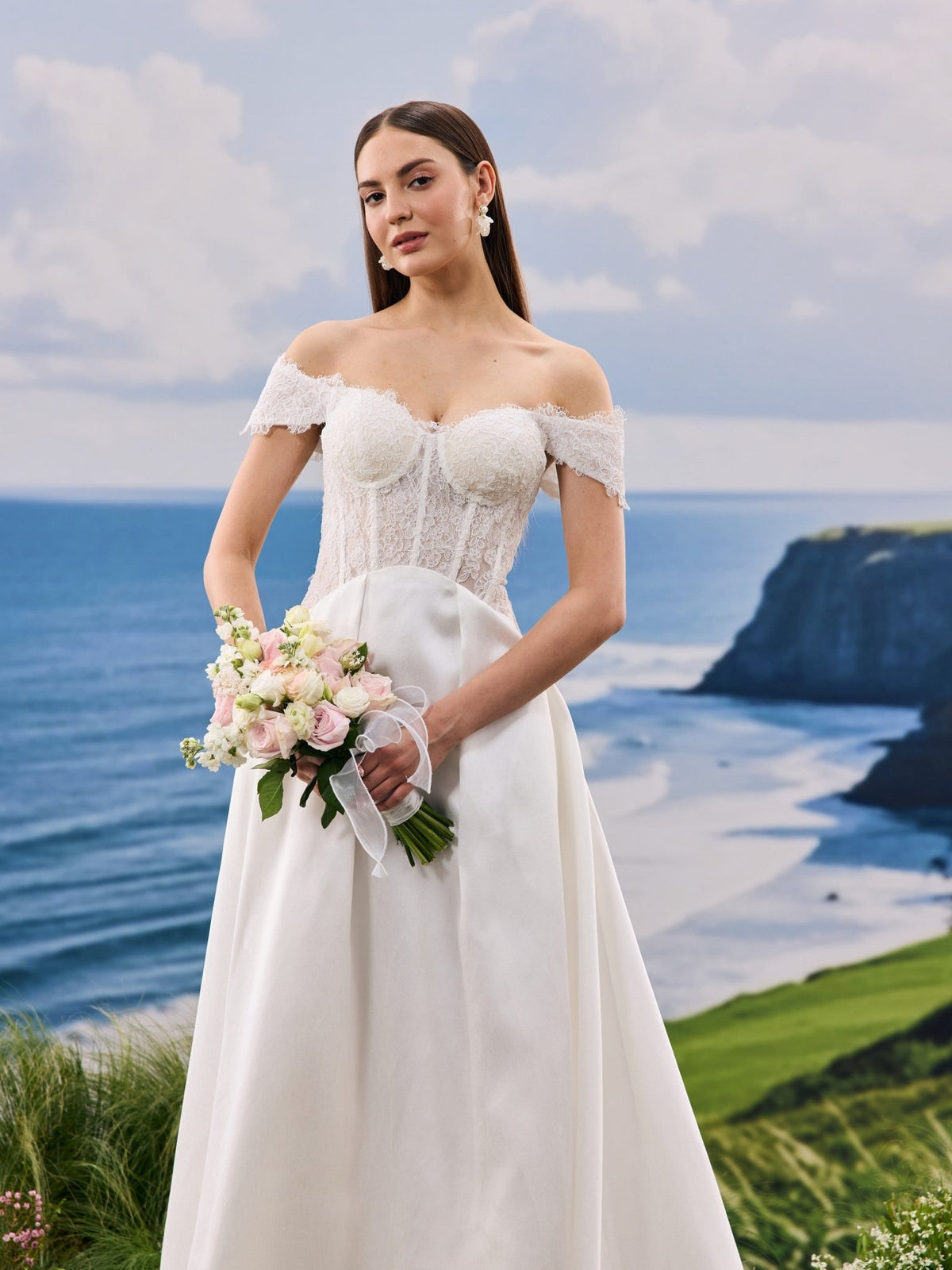 Osyra wedding dress - design detail