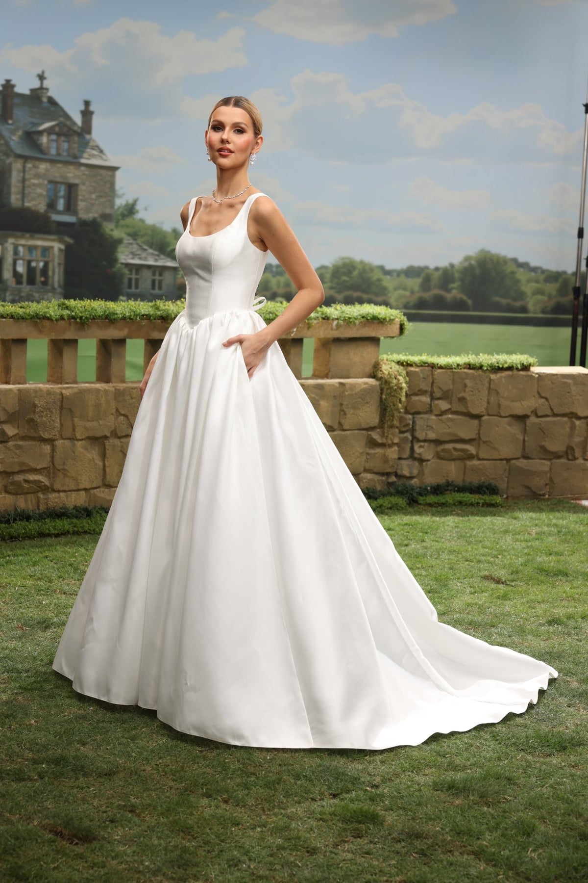 Pella A-Line Scoop-Neck wedding dress — design detail 3
