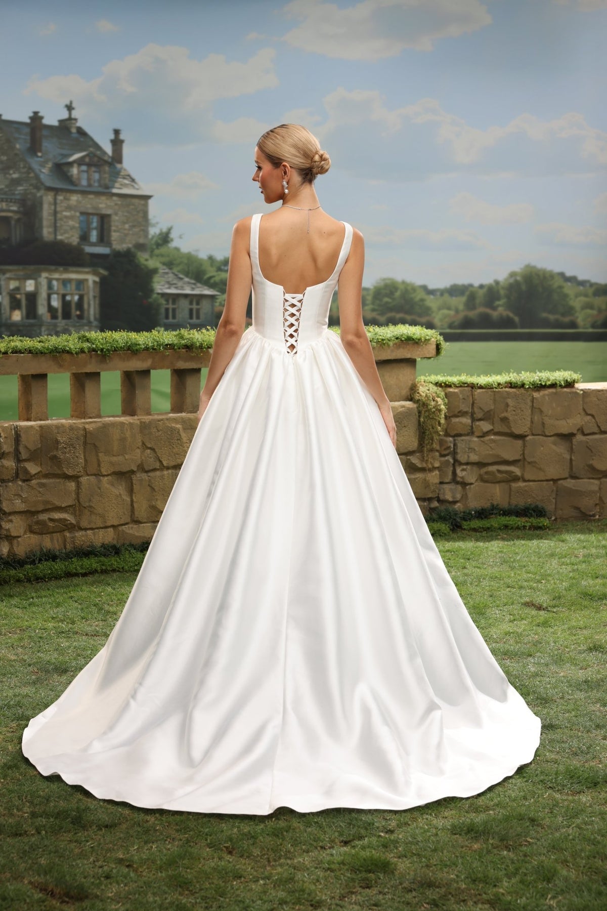 Pella A-Line Scoop-Neck wedding dress — back view