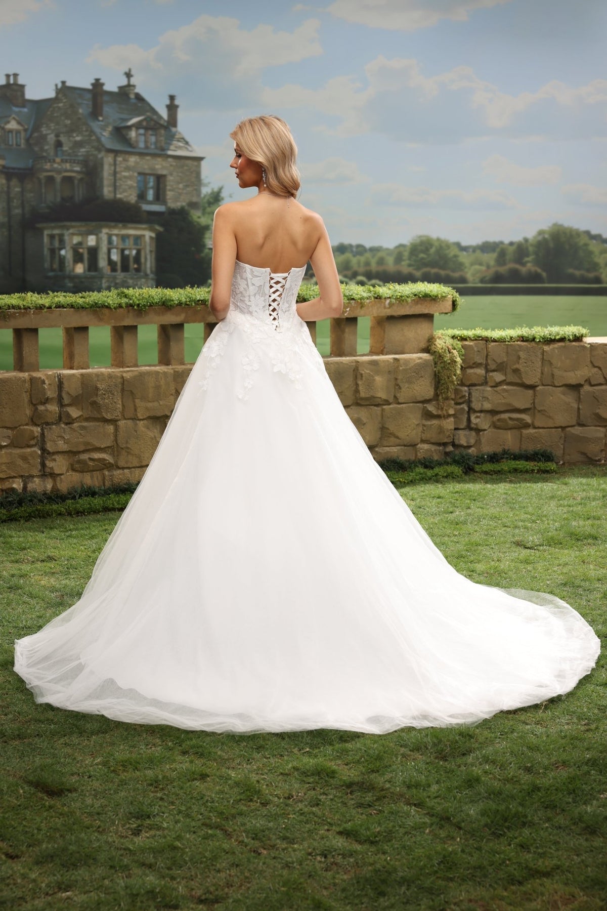 Sera white wedding dress back view 10
