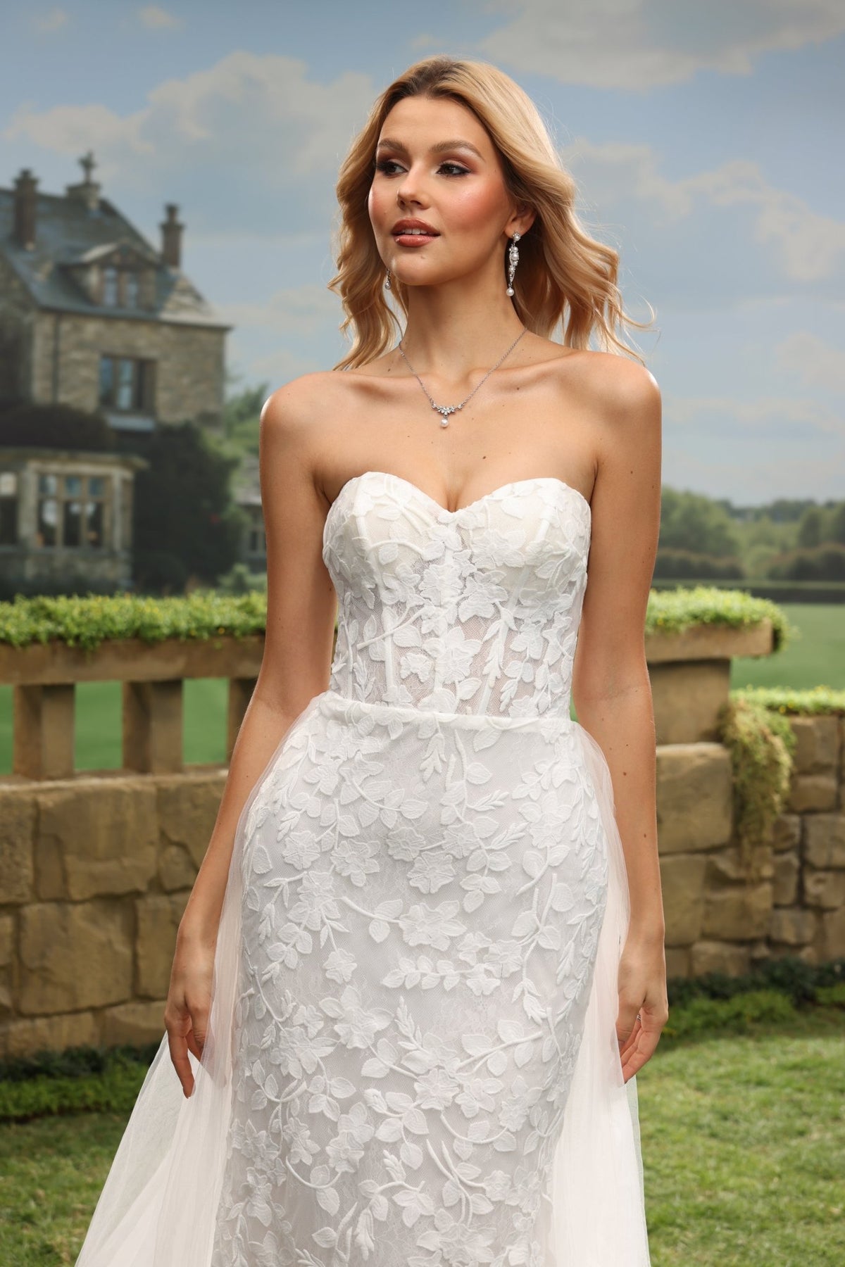 Seren white wedding dress detail view 5