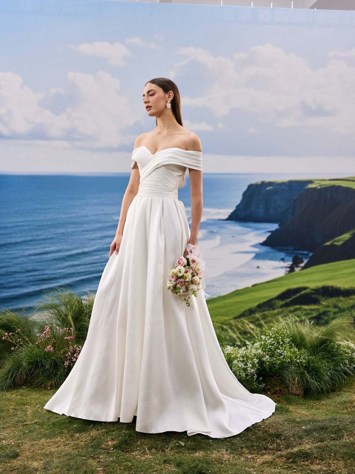 Tavelle satin wedding dress - view 3